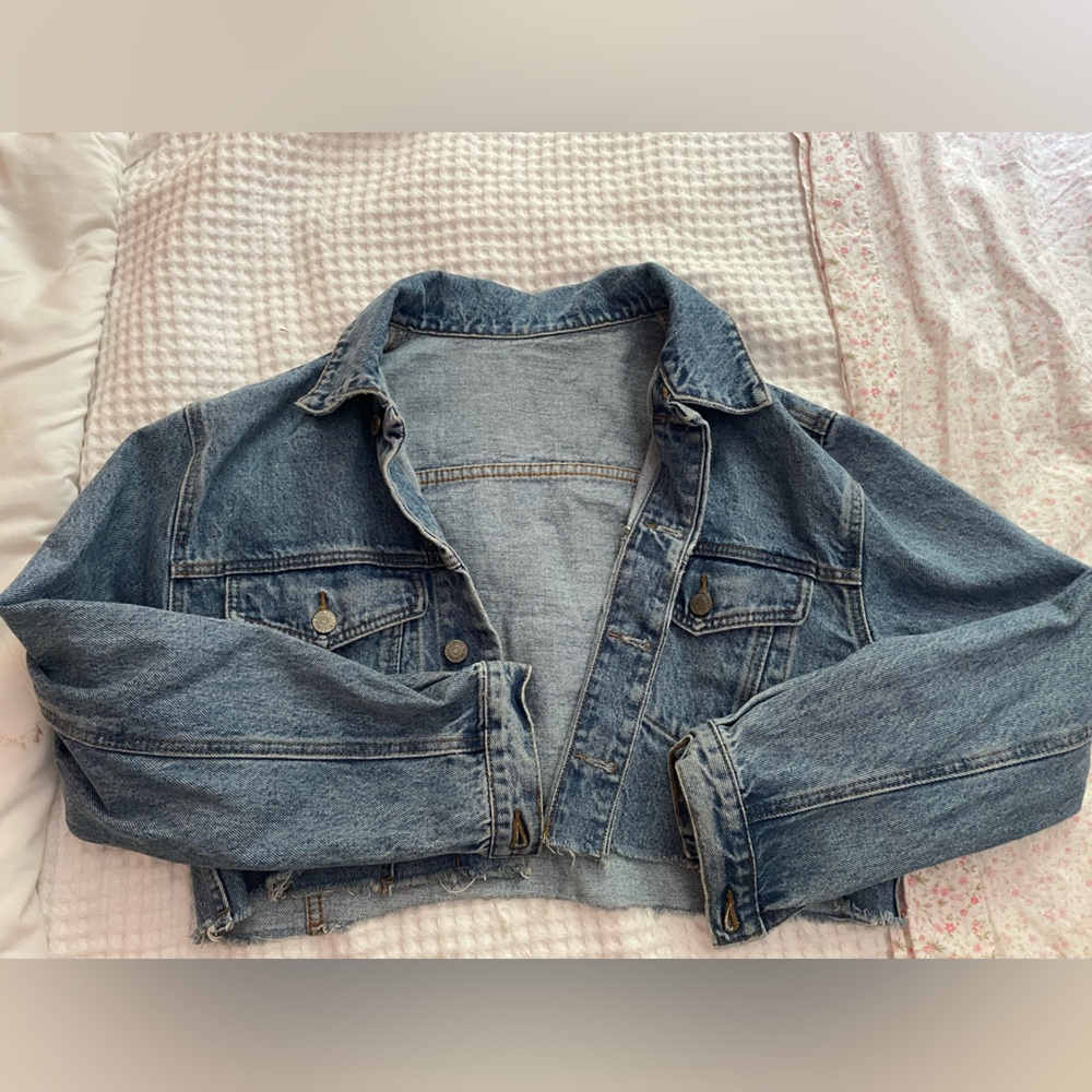 cropped denim jacket from john galt/ brandy melville